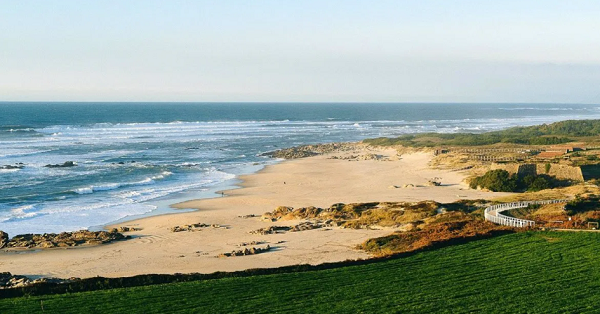Conheça as 9 praias de Viana com bandeira azul em 2021